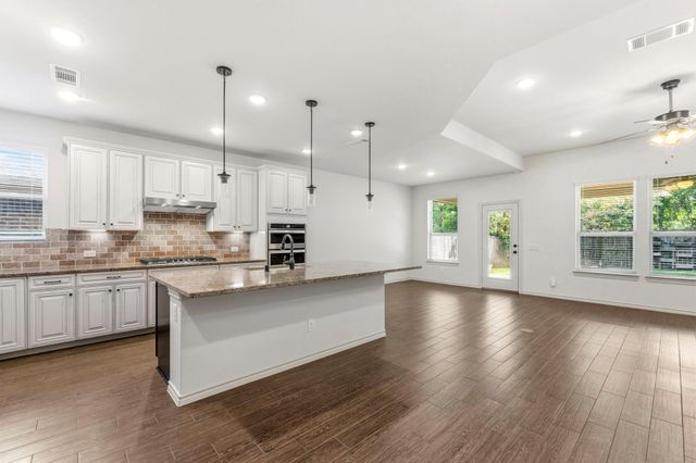 15 Pioneer Canyon Place, The Woodlands, TX 77375