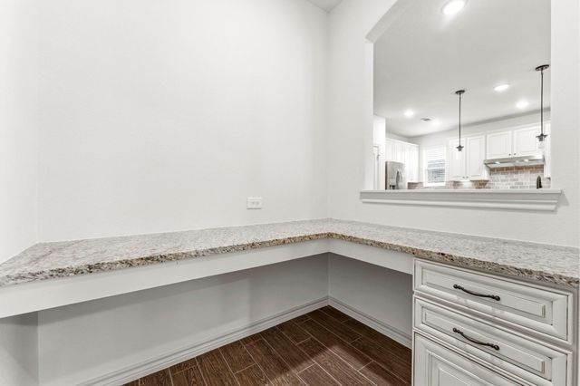 15 Pioneer Canyon Place, The Woodlands, TX 77375