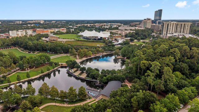 15 Pioneer Canyon Place, The Woodlands, TX 77375