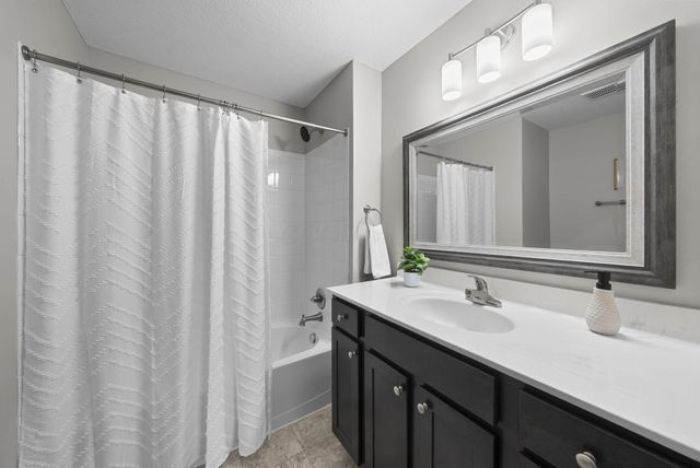 5901 Blackbird Way, Lewis Center, OH 43035