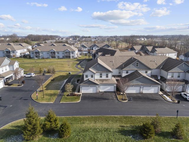 5901 Blackbird Way, Lewis Center, OH 43035