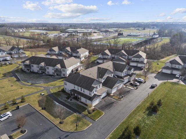 5901 Blackbird Way, Lewis Center, OH 43035