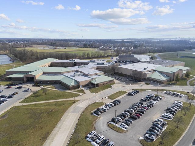 5901 Blackbird Way, Lewis Center, OH 43035