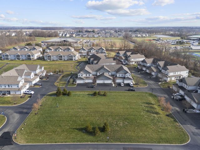 5901 Blackbird Way, Lewis Center, OH 43035