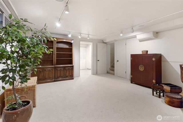 1871 40th Avenue E, Seattle, WA 98112