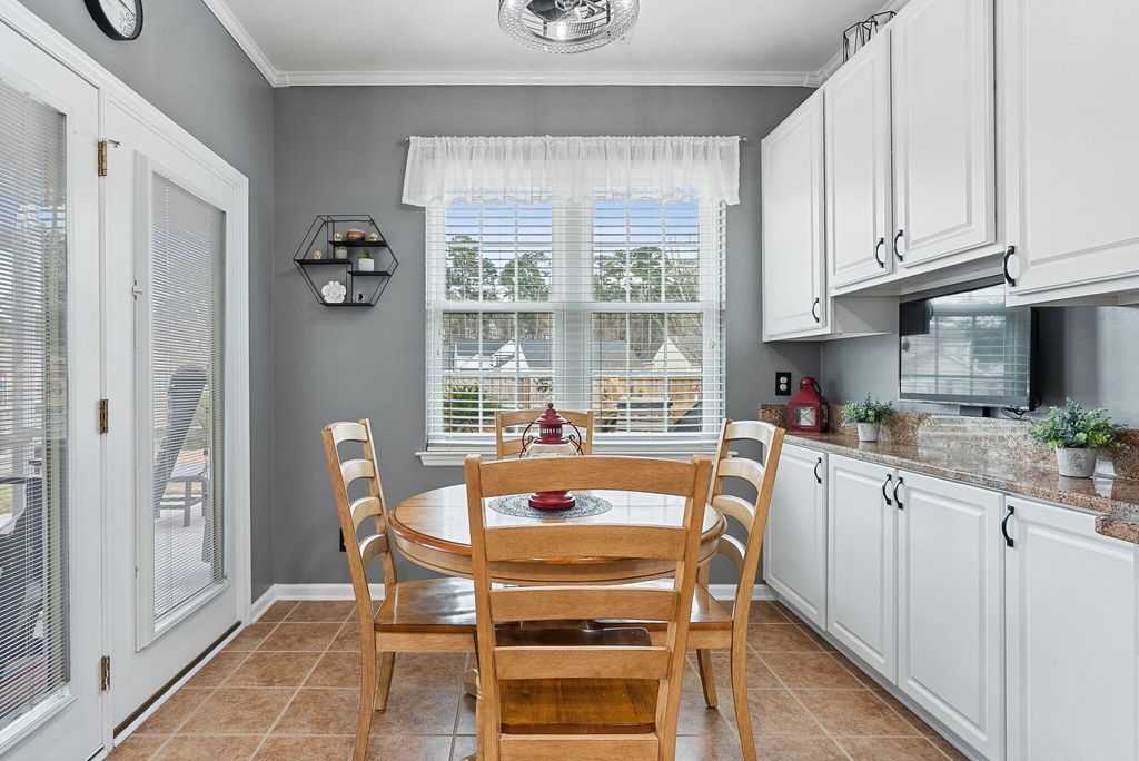 Image 15 of property listing at 9761 Stockport Circle, Summerville, SC 29485