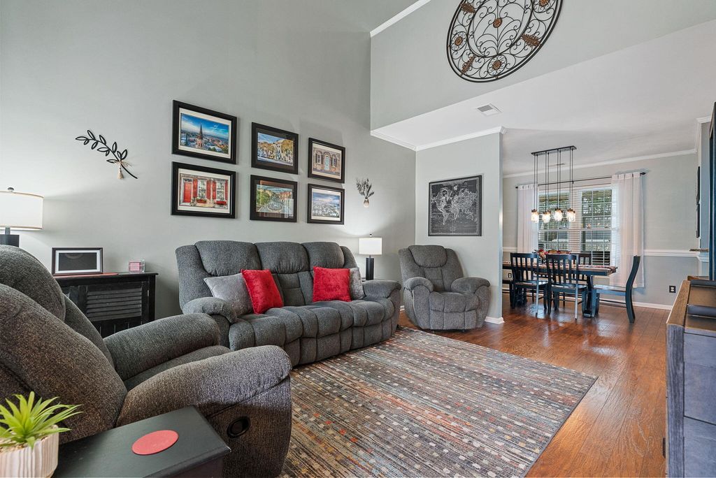 Image 2 of property listing at 9761 Stockport Circle, Summerville, SC 29485