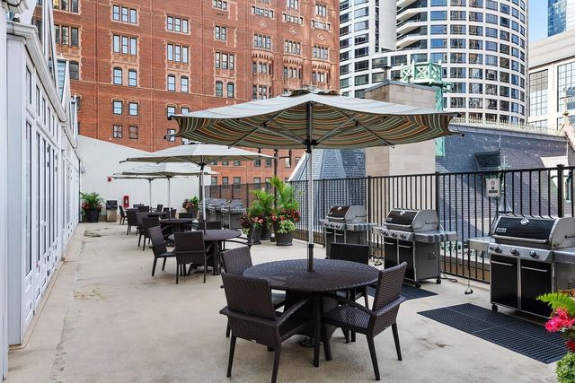 111 E Chestnut Street 24G, Chicago, IL 60611