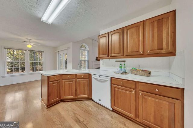 522 Huntgate Road, Woodstock, GA 30189