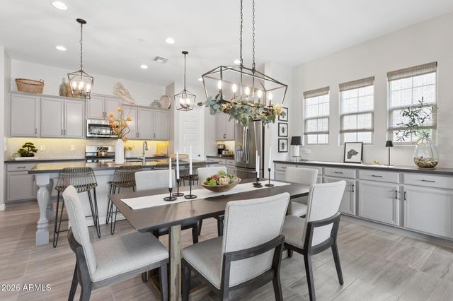 3221 E LOS GATOS Drive, Phoenix, AZ 85050