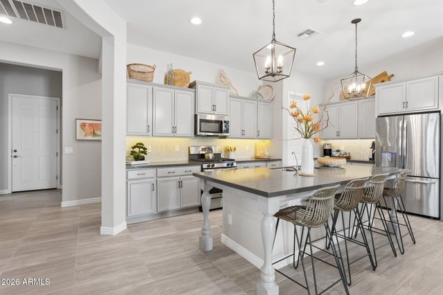 3221 E LOS GATOS Drive, Phoenix, AZ 85050