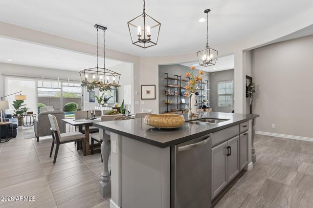 3221 E LOS GATOS Drive, Phoenix, AZ 85050