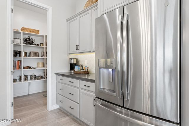 3221 E LOS GATOS Drive, Phoenix, AZ 85050