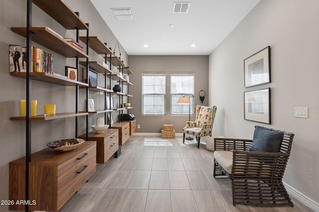 3221 E LOS GATOS Drive, Phoenix, AZ 85050