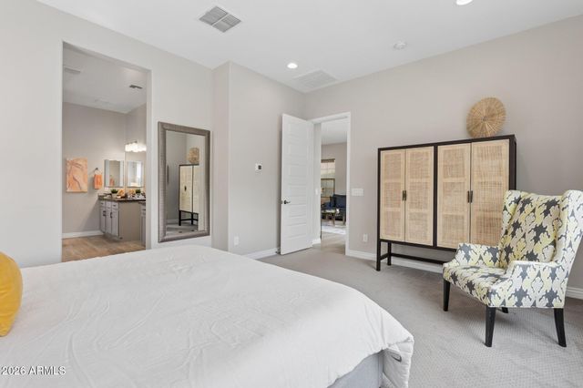 3221 E LOS GATOS Drive, Phoenix, AZ 85050