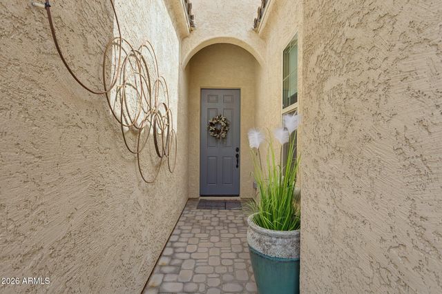 3221 E LOS GATOS Drive, Phoenix, AZ 85050