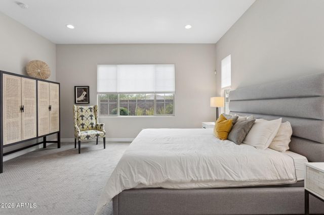 3221 E LOS GATOS Drive, Phoenix, AZ 85050