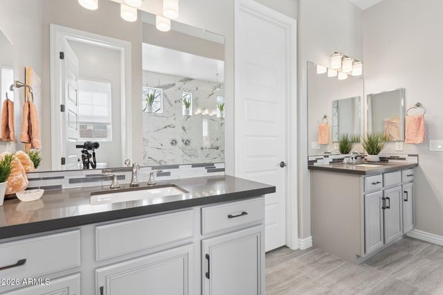 3221 E LOS GATOS Drive, Phoenix, AZ 85050