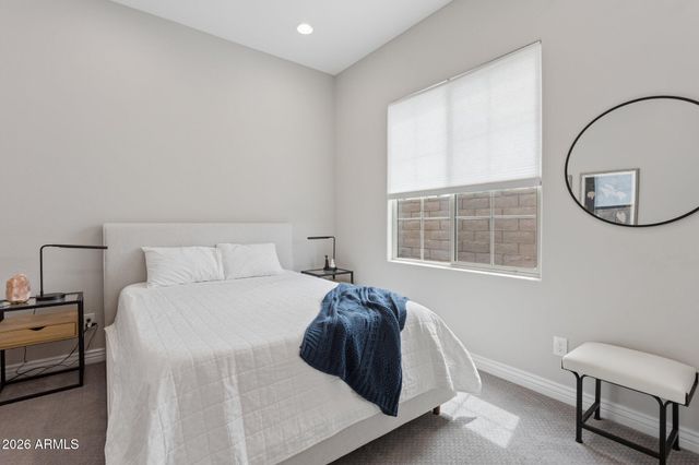 3221 E LOS GATOS Drive, Phoenix, AZ 85050