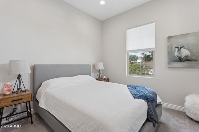 3221 E LOS GATOS Drive, Phoenix, AZ 85050