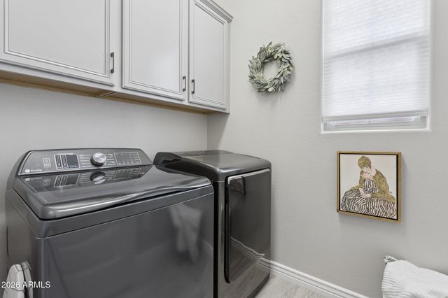 3221 E LOS GATOS Drive, Phoenix, AZ 85050