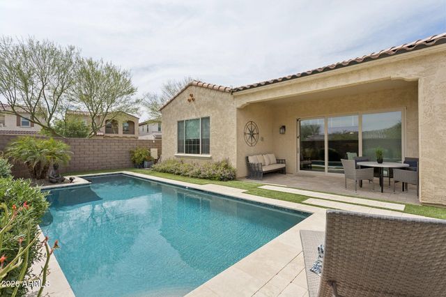 3221 E LOS GATOS Drive, Phoenix, AZ 85050