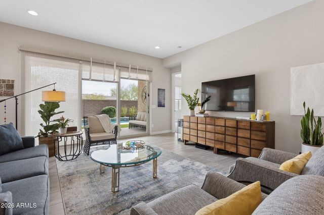 3221 E LOS GATOS Drive, Phoenix, AZ 85050