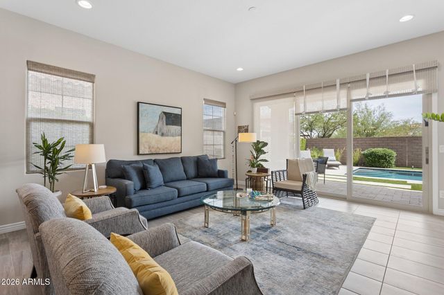 3221 E LOS GATOS Drive, Phoenix, AZ 85050