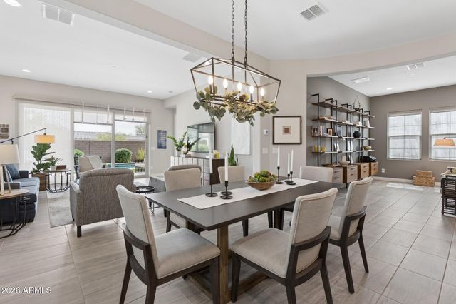 3221 E LOS GATOS Drive, Phoenix, AZ 85050