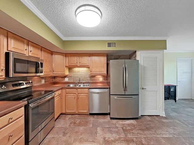 2226 SWITZERLAND WAY 4, Clearwater, FL 33763