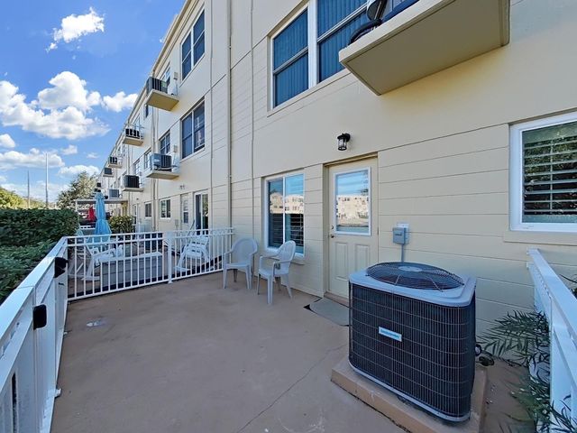 2226 SWITZERLAND WAY 4, Clearwater, FL 33763