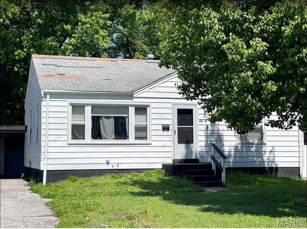 8239 Fay Drive, St Louis, MO 63134
