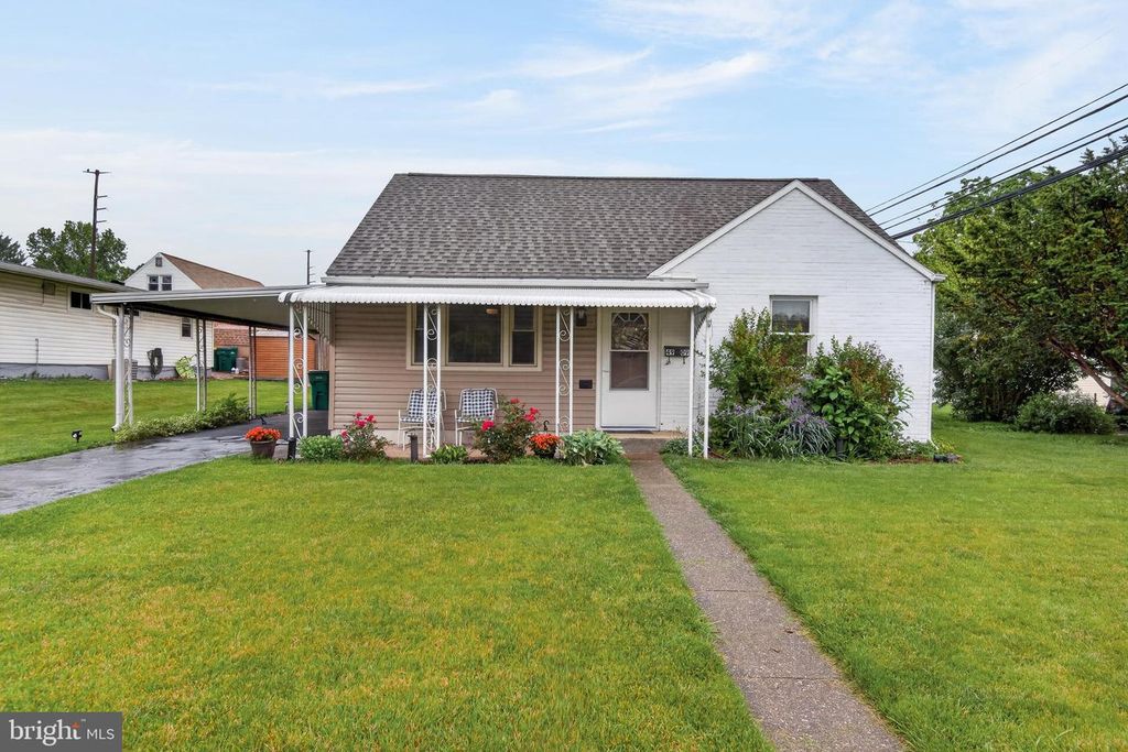 4909 DELBROOK RD, Mechanicsburg, PA 17050