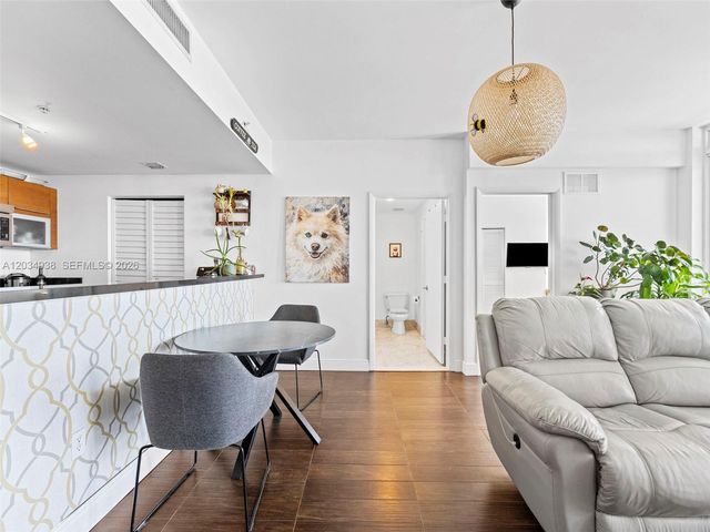 244 Biscayne Blvd 701, Miami, FL 33132