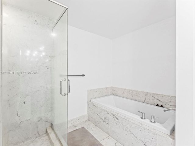244 Biscayne Blvd 701, Miami, FL 33132