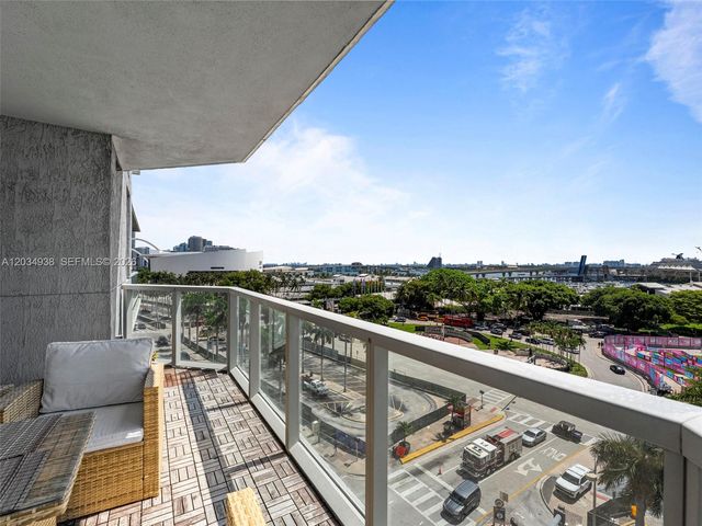 244 Biscayne Blvd 701, Miami, FL 33132
