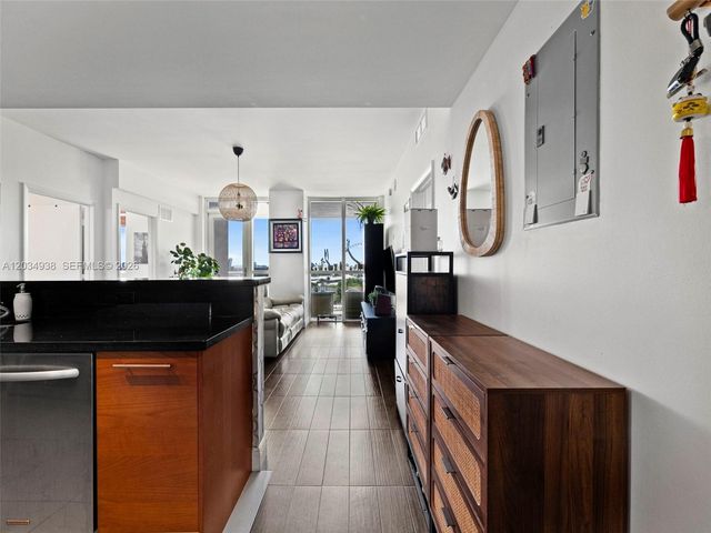 244 Biscayne Blvd 701, Miami, FL 33132