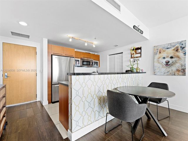 244 Biscayne Blvd 701, Miami, FL 33132