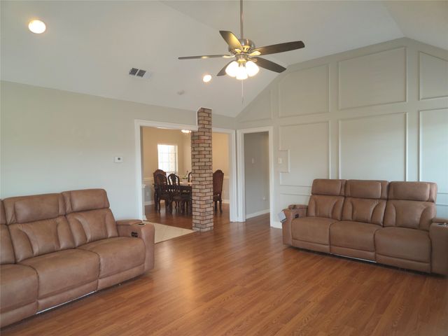 6009 Kenilworth Drive, Arlington, TX 76001