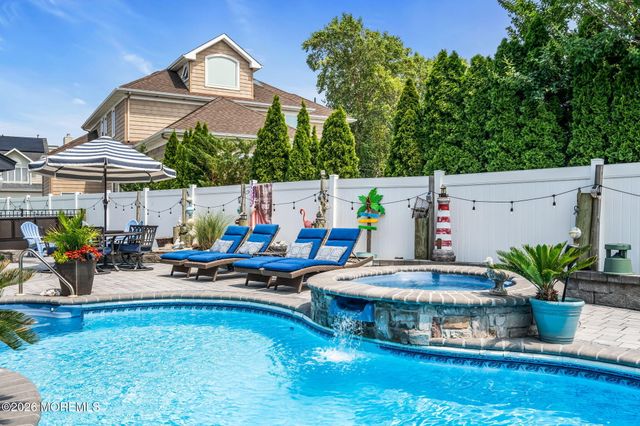 3403 Sandy Place, Toms River, NJ 08753