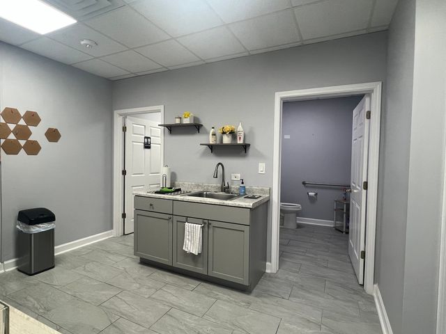 7903 W 159th Street 7903, Tinley Park, IL 60477