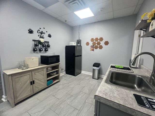 7903 W 159th Street 7903, Tinley Park, IL 60477