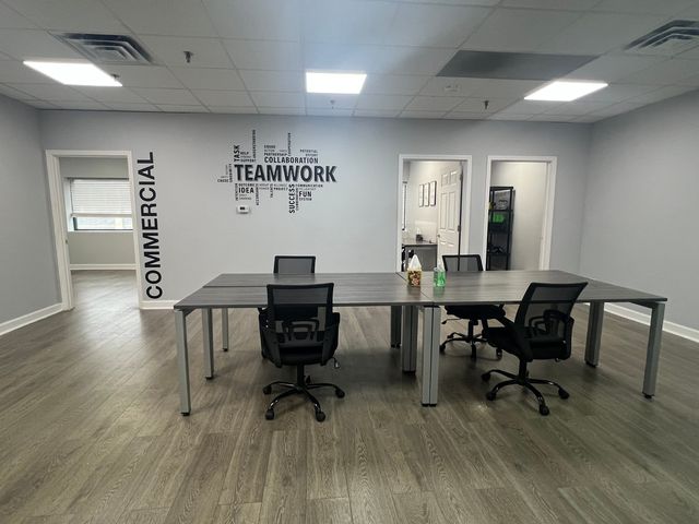 7903 W 159th Street 7903, Tinley Park, IL 60477
