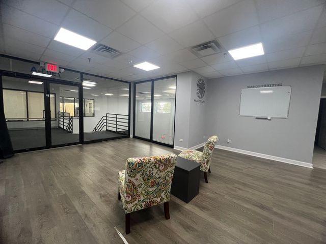 7903 W 159th Street 7903, Tinley Park, IL 60477