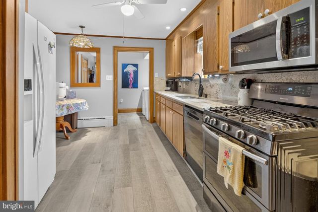8 PENNROAD AVE, Ewing, NJ 08638
