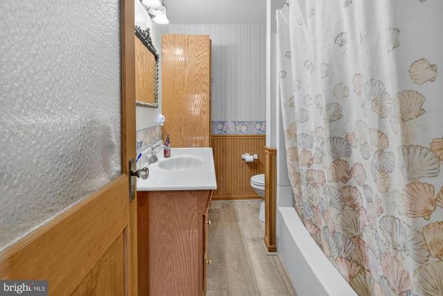 8 PENNROAD AVE, Ewing, NJ 08638