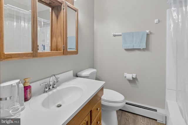 8 PENNROAD AVE, Ewing, NJ 08638