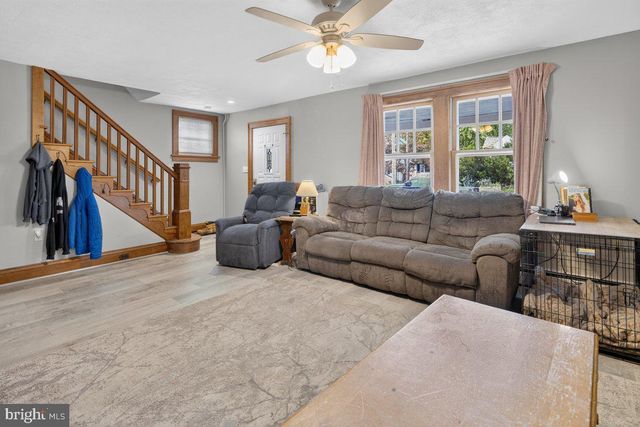 8 PENNROAD AVE, Ewing, NJ 08638