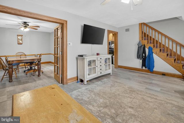 8 PENNROAD AVE, Ewing, NJ 08638