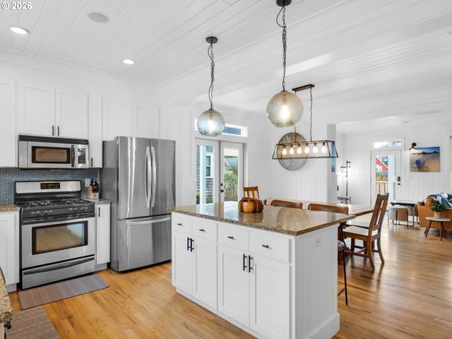 2746 Sw BARNACLE Ave, Lincoln City, OR 97367